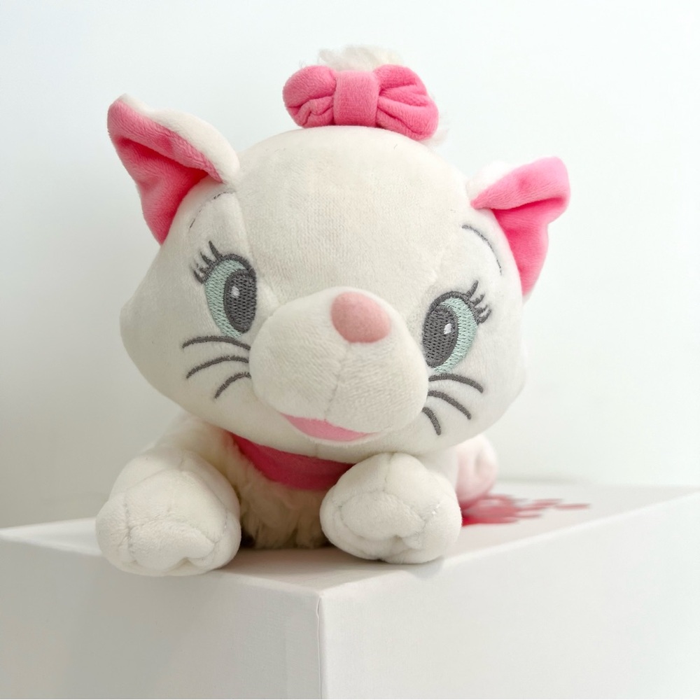 Disneyland Paris Aristocats Marie White and Red Plush Toy